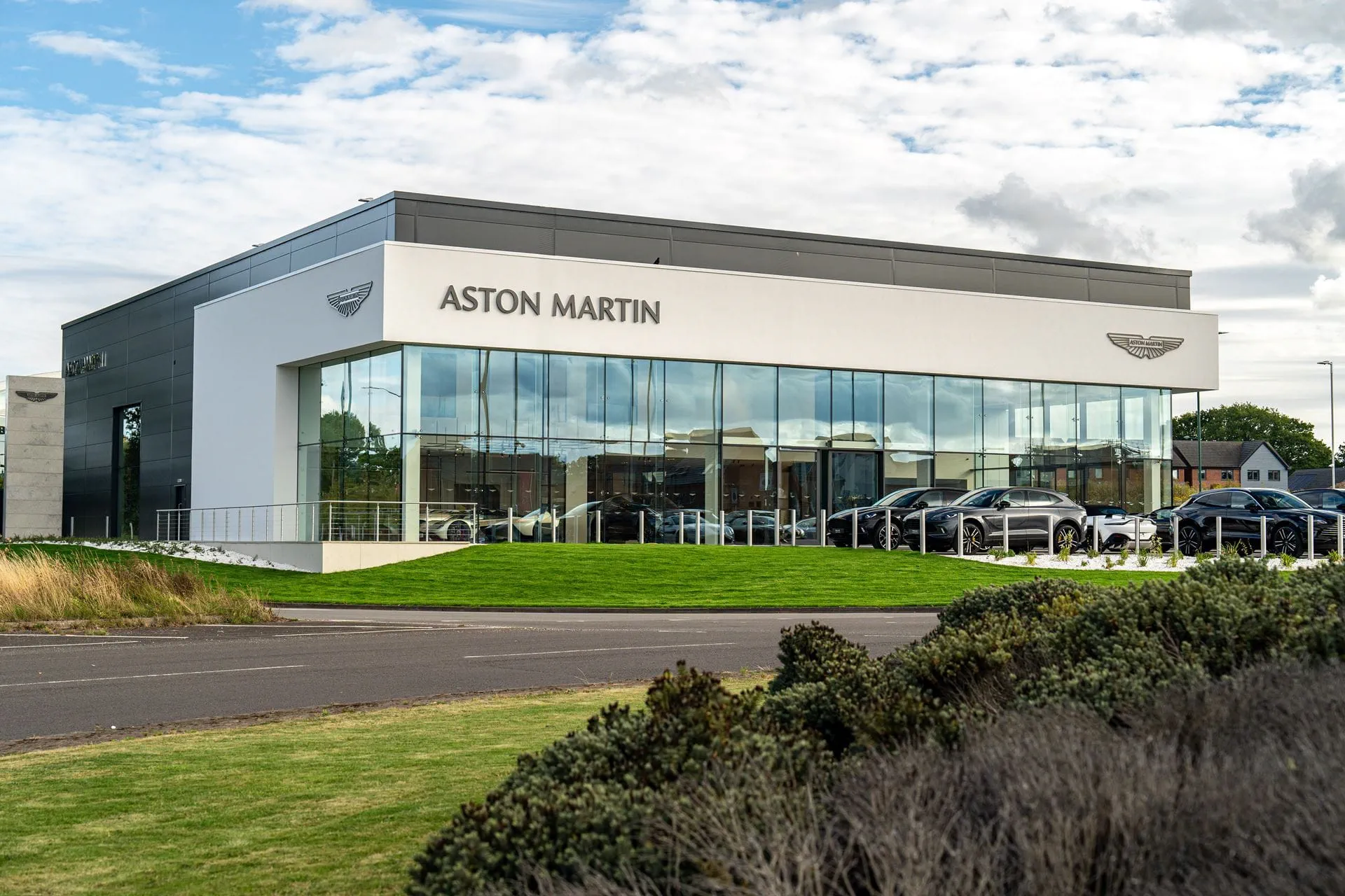 Aston Martin enhances retail presence and ultra-luxury customer experience